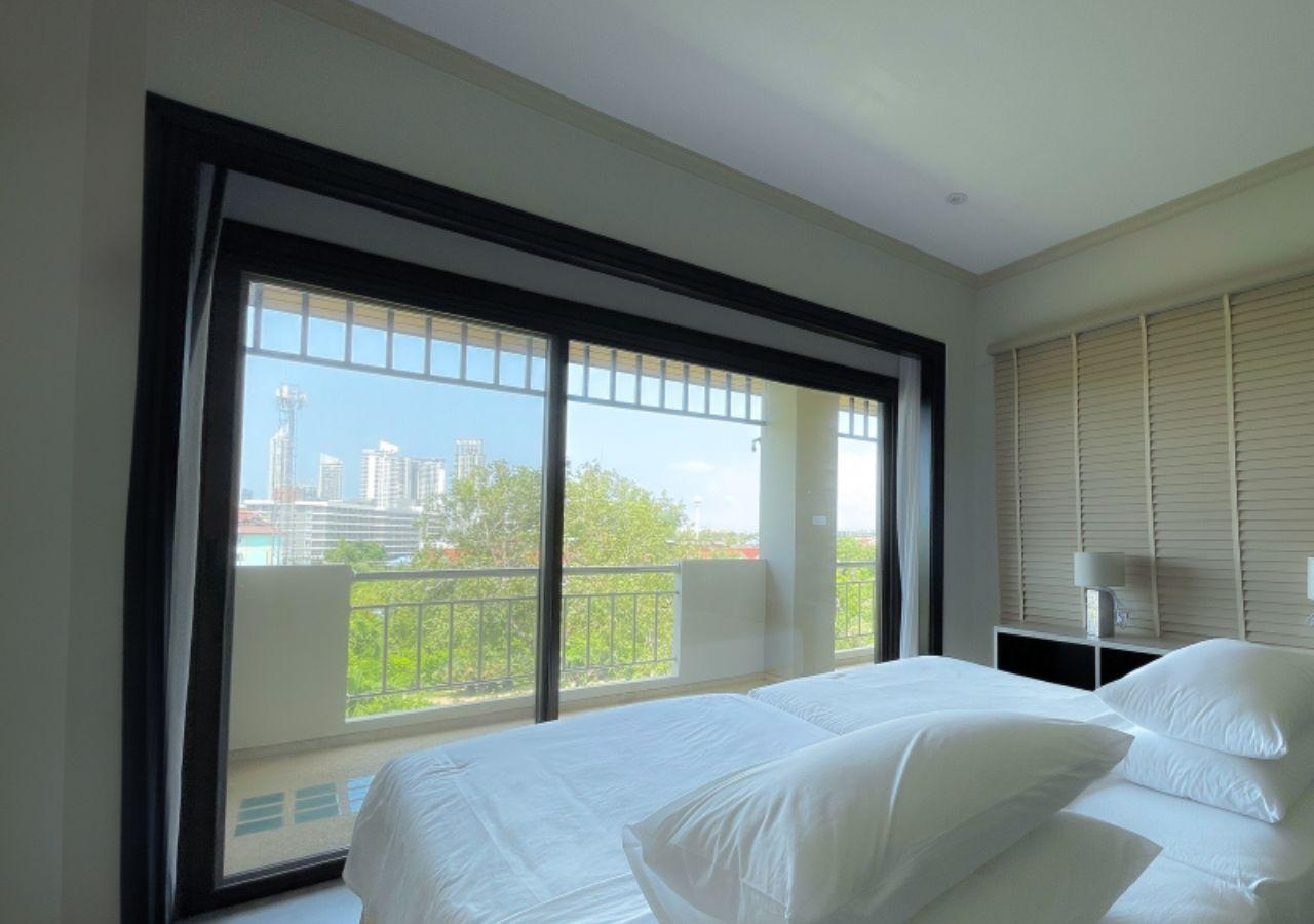 2 Bedrooms, Family Suite, Twin Beds, 2 King Beds, Sea Side