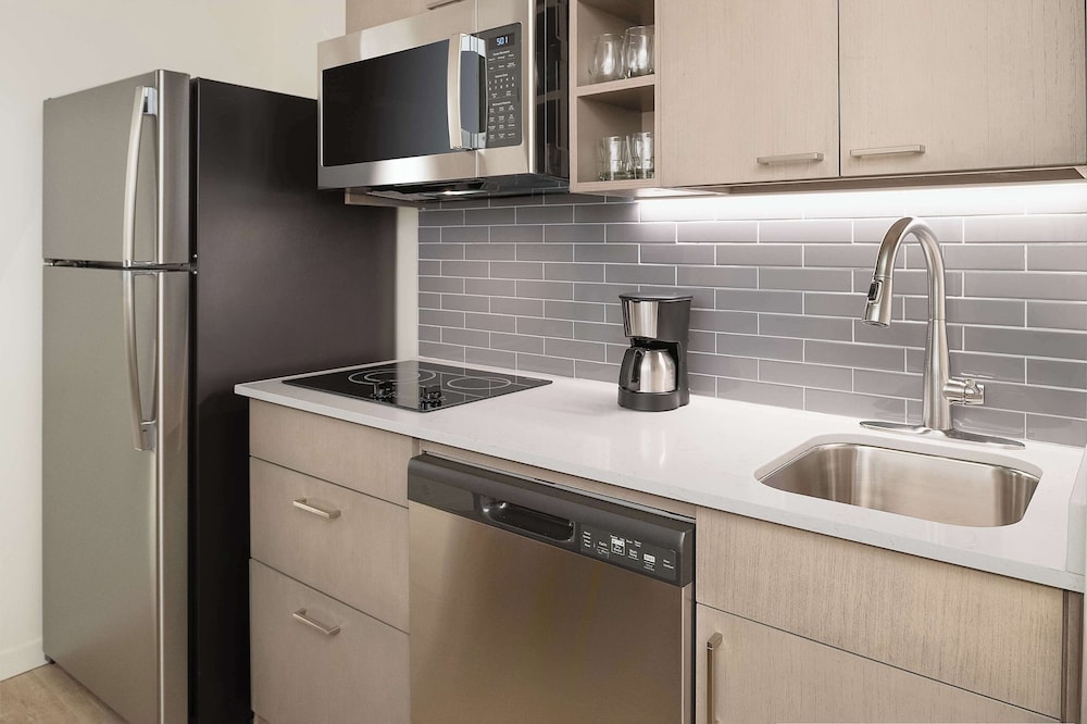 Hyatt House Auburn Hills Detroit 40/42