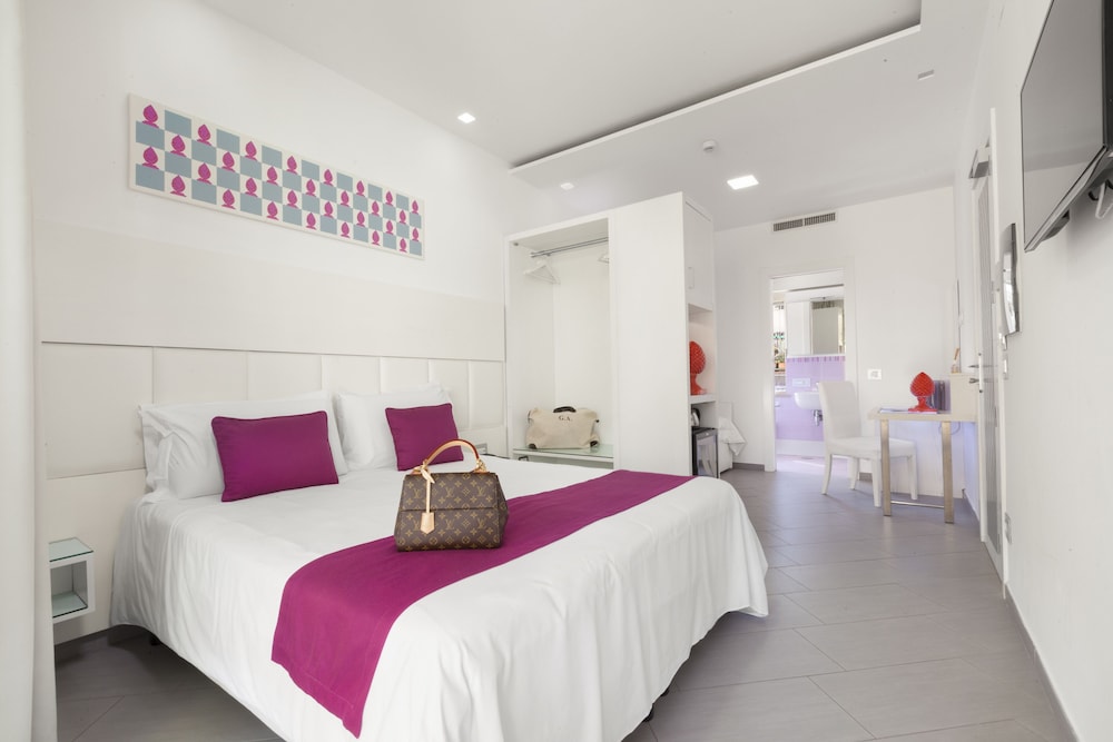 DELUXE, DOUBLE BED, TERRACE