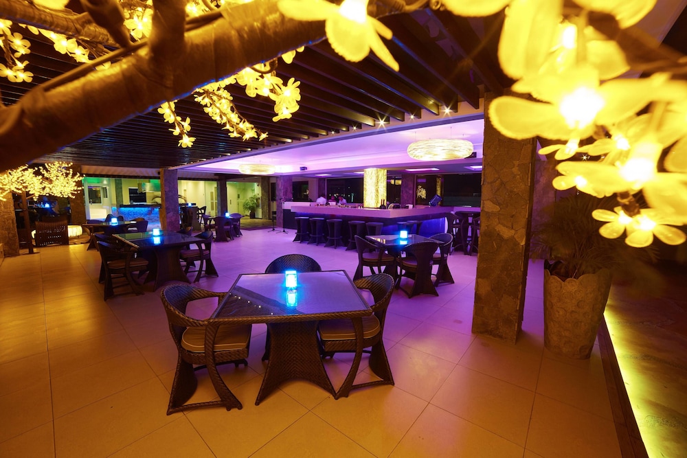 CEBU WHITE SANDS RESORT AND SPA 28/50