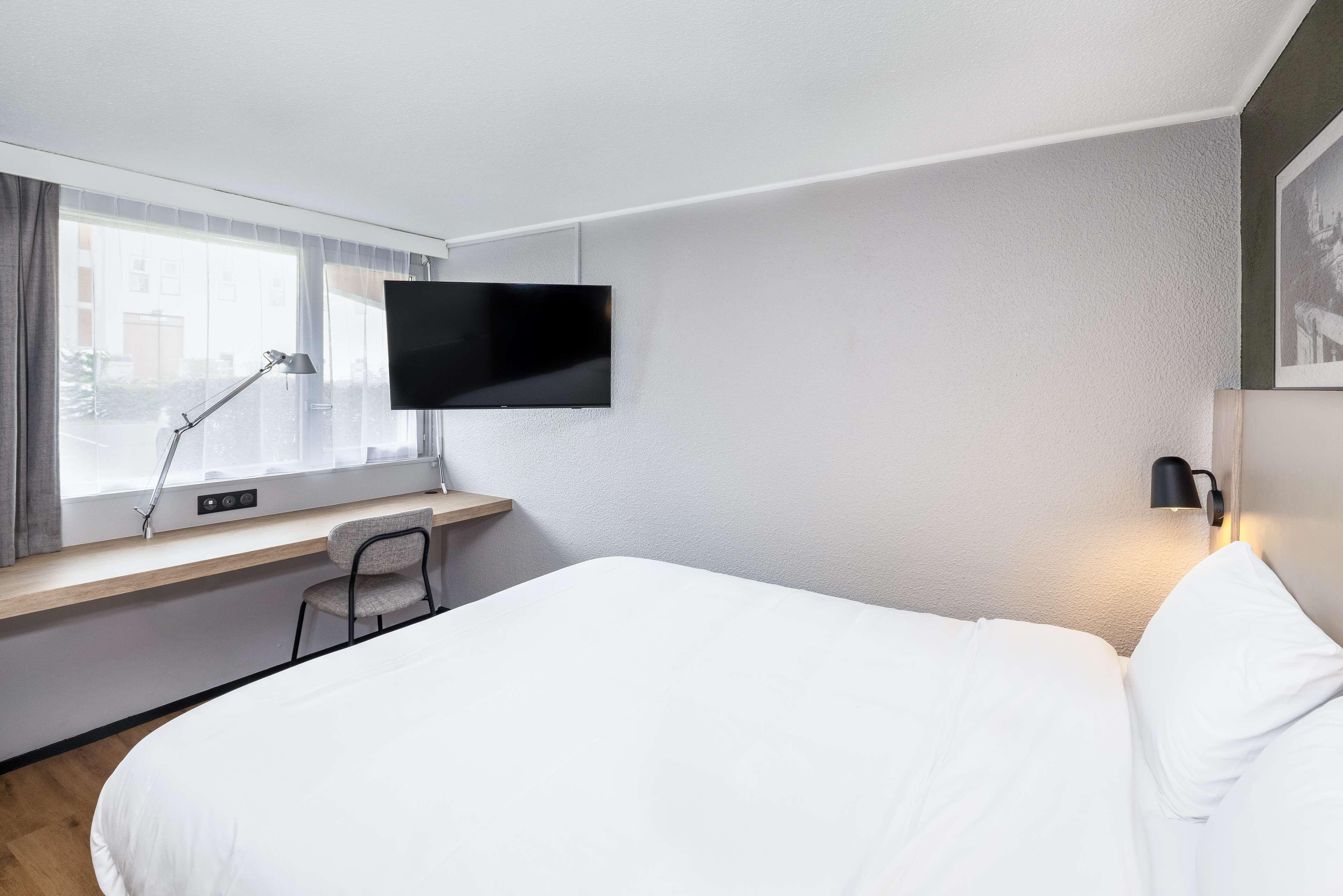 Room, Queen Bed, Campanile NATURE - Bordeaux Lac 4/6