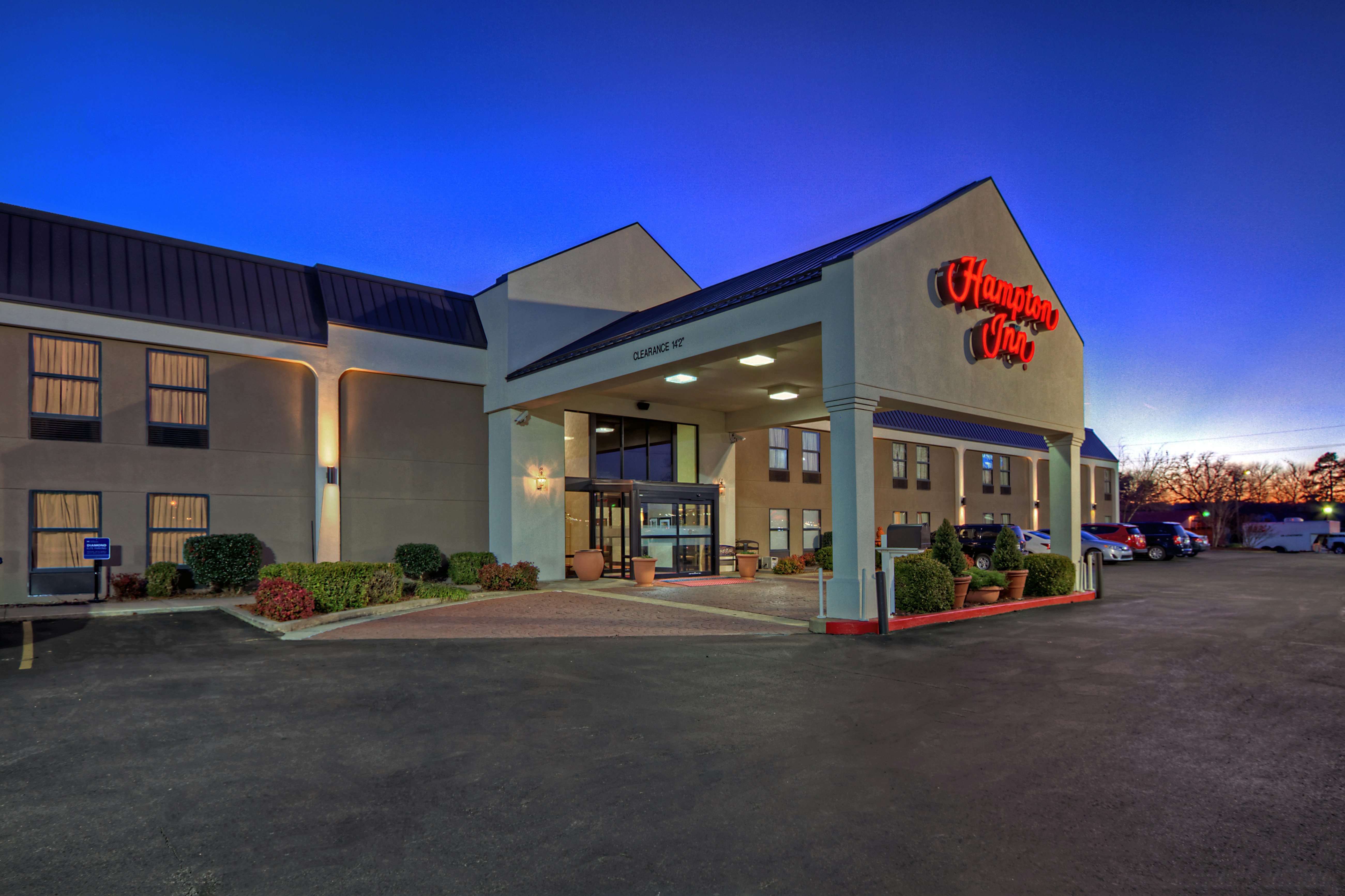 Hampton Inn Russellville 51/53