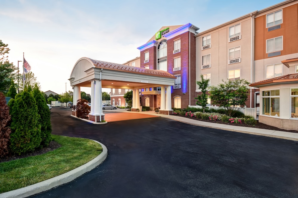 Holiday Inn Express Suites Schererville 1/57