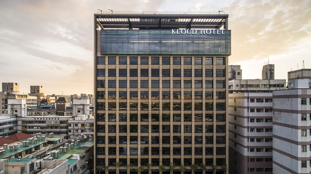 Kloud Hotel 1/63