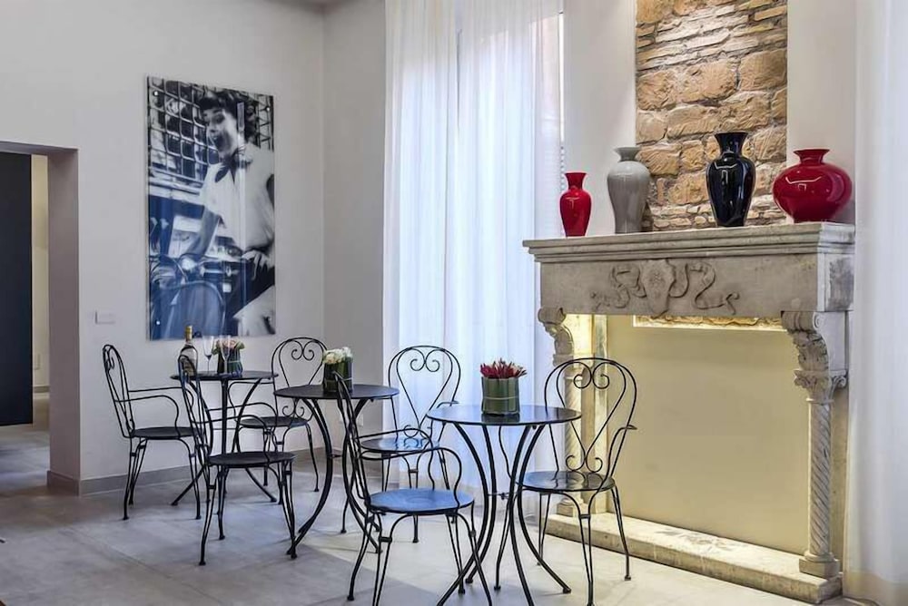 Via Veneto Prestige Rooms 42/59
