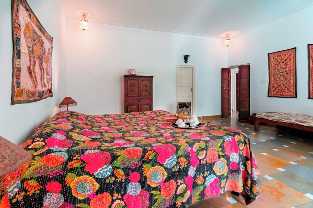 Hibiscus Guest House 35/47
