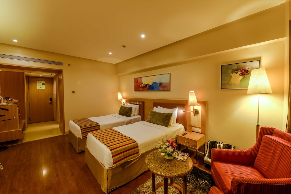 EXPRESS INN NASHIK 19/31