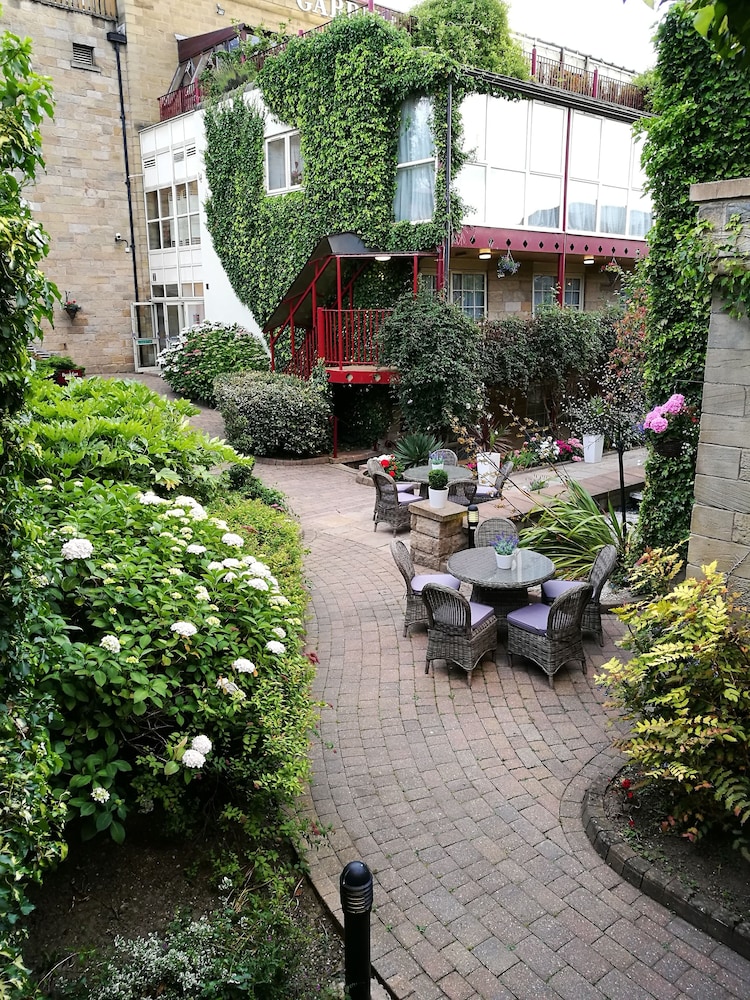 The Garrison Hotel 58/59