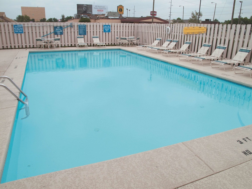 La Quinta Inn by Wyndham Columbus Airport Area 5/62