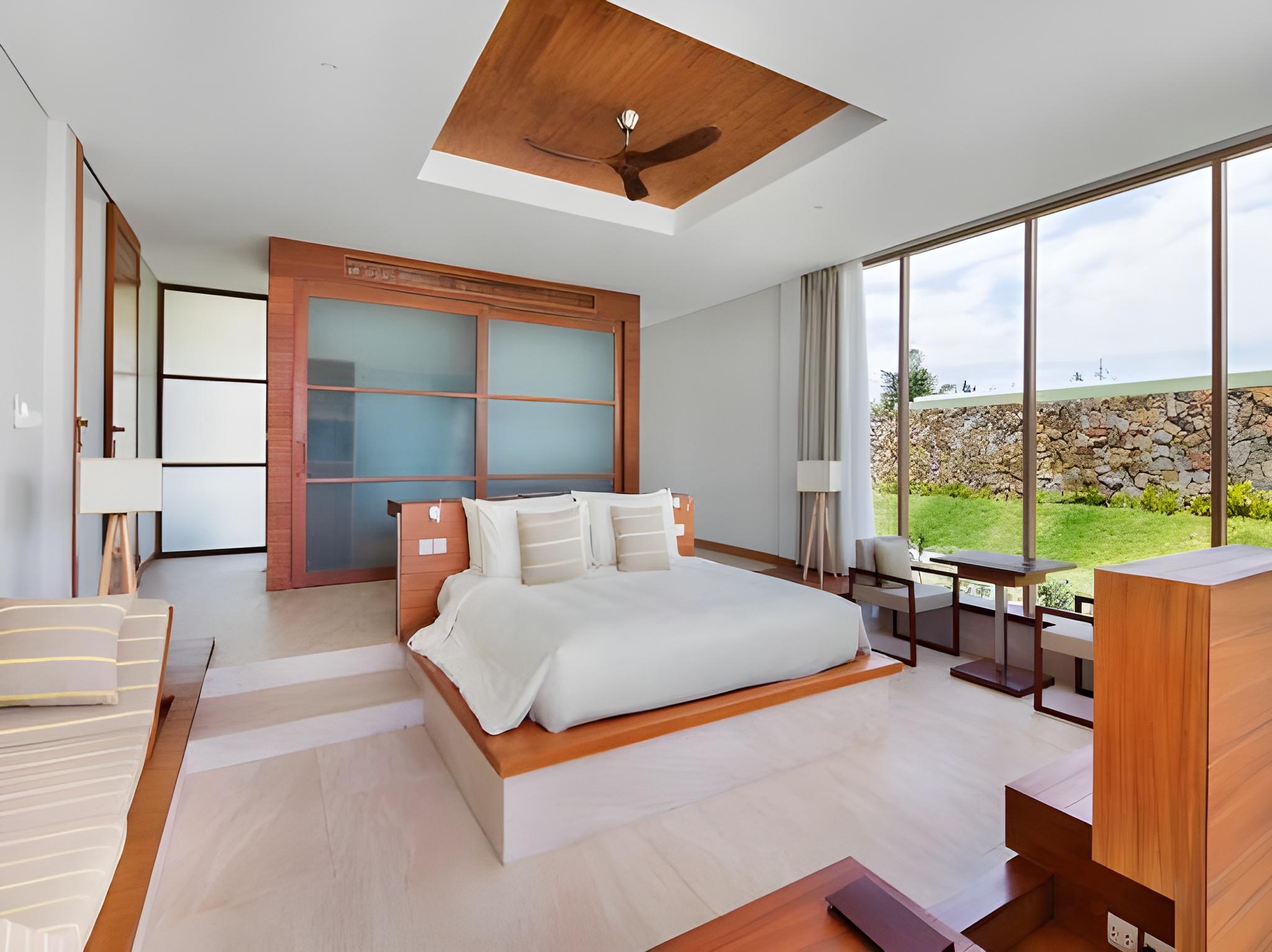 3 Bedrooms, Villa, Beach Front