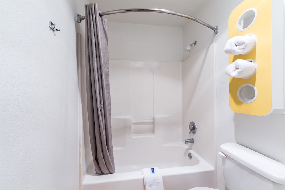 Quality Inn & Suites Junction, TX 15/30