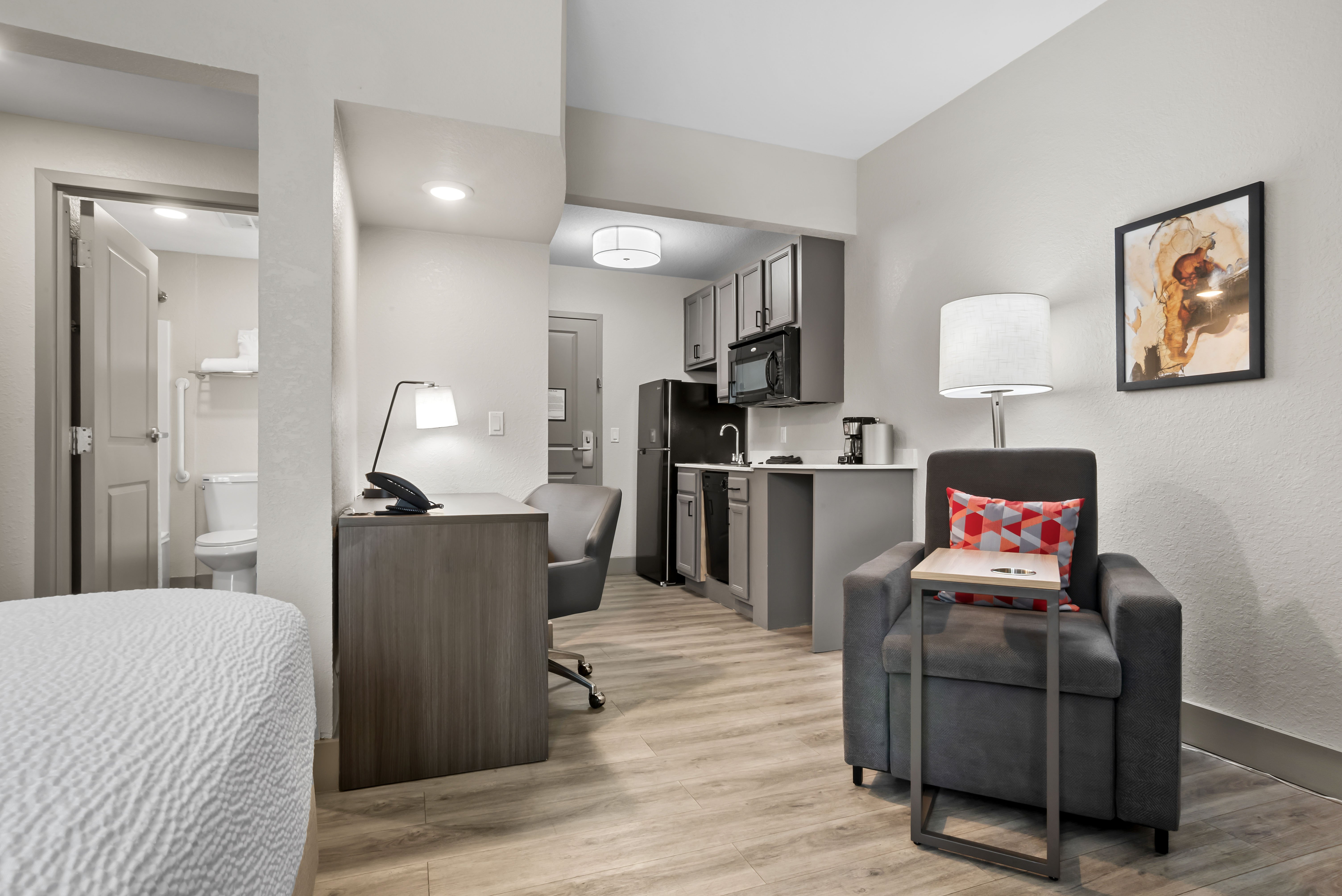 Hawthorn Suites By Wyndham Panama City Beach Fl 32/50