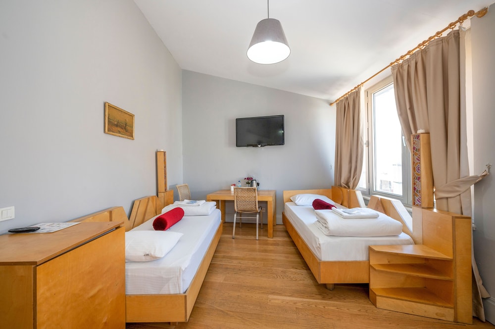 Hotel Next2 46/65