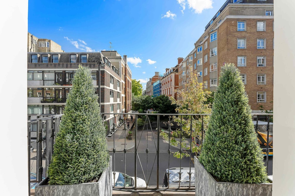 Guilford Street Apartments 46/50