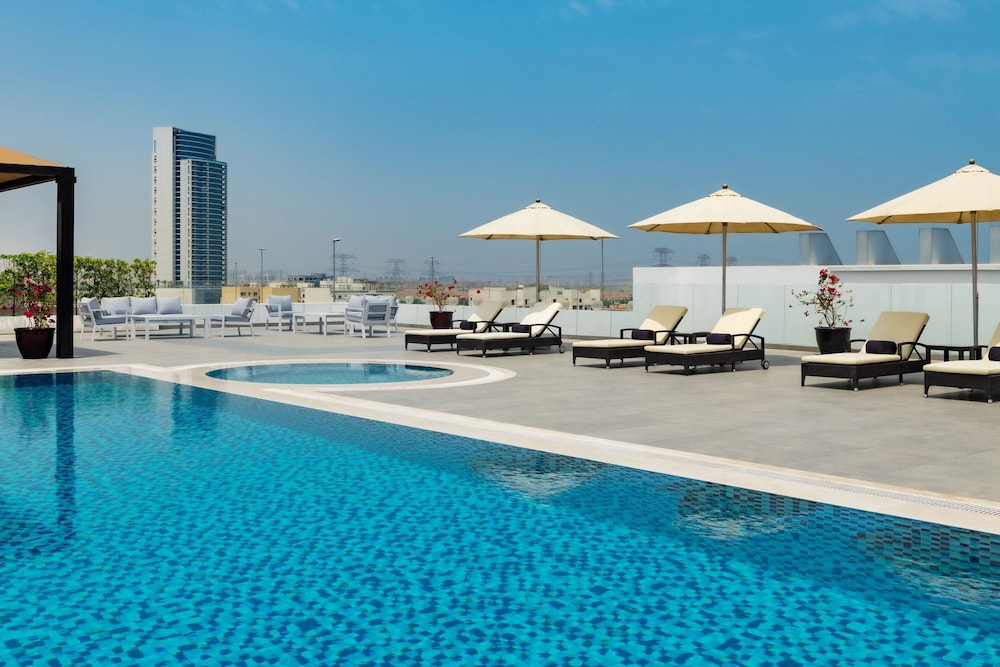 Four Points by Sheraton Production City Dubai 48/58