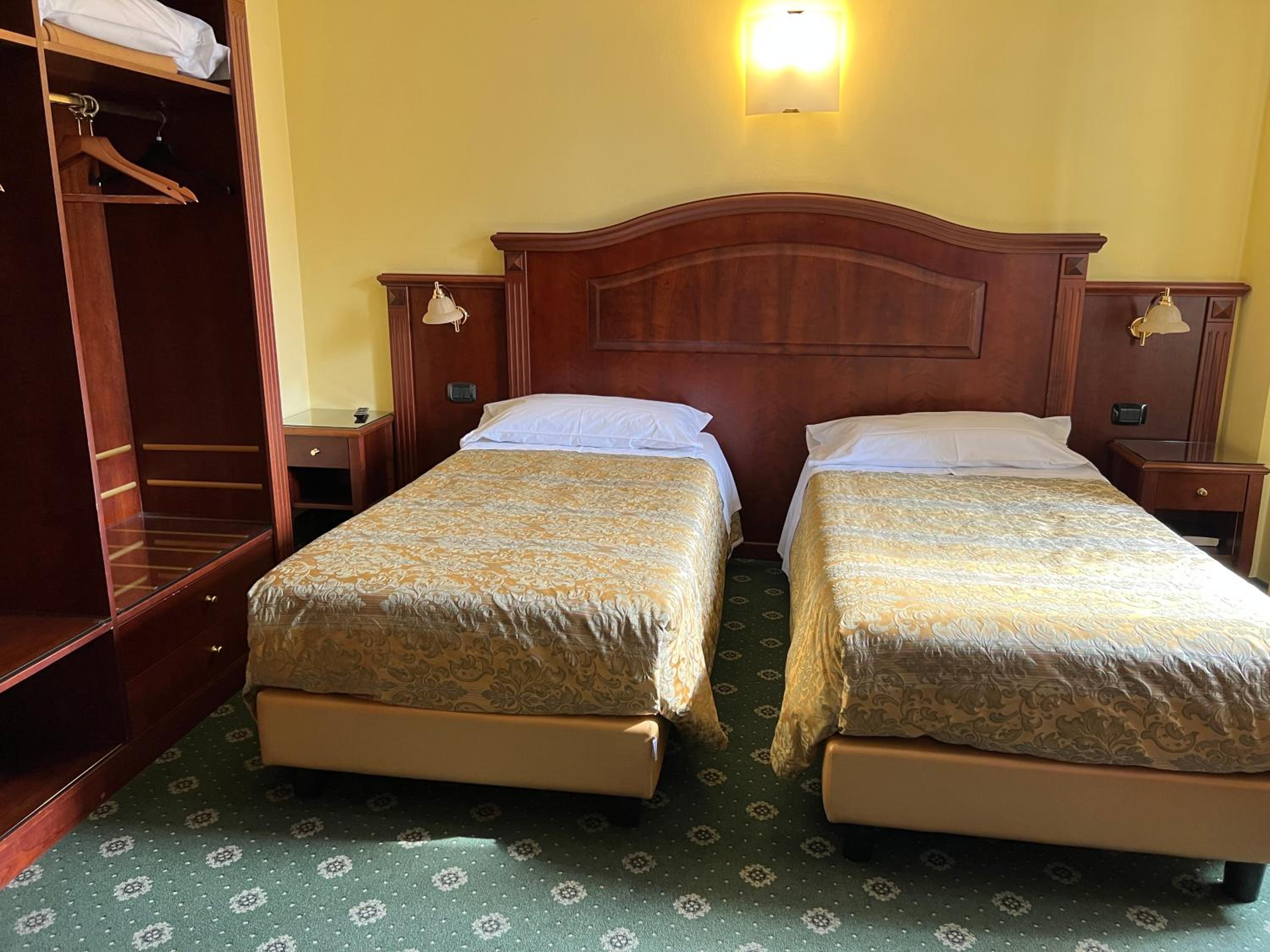 غرفة بسريرين منفصلين، Hotel Valganna Srl Ex Valganna 5/9
