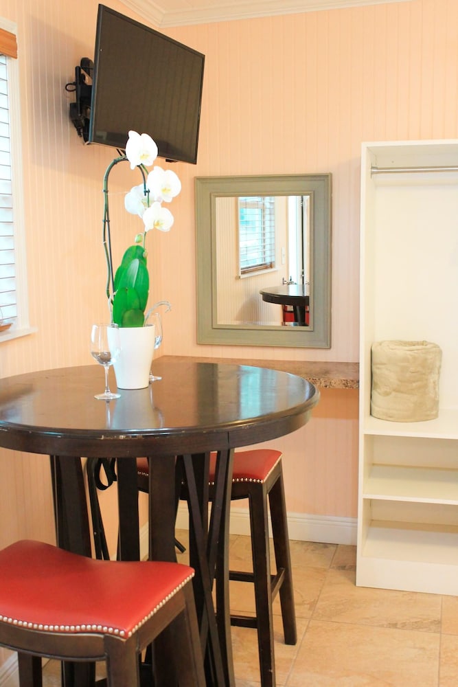 Sunset Cove Beach Resort 35/46