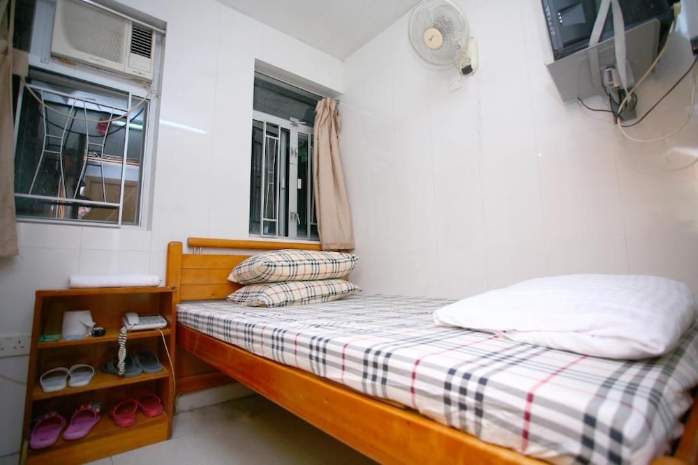 Pay-Less Guest House 14/50