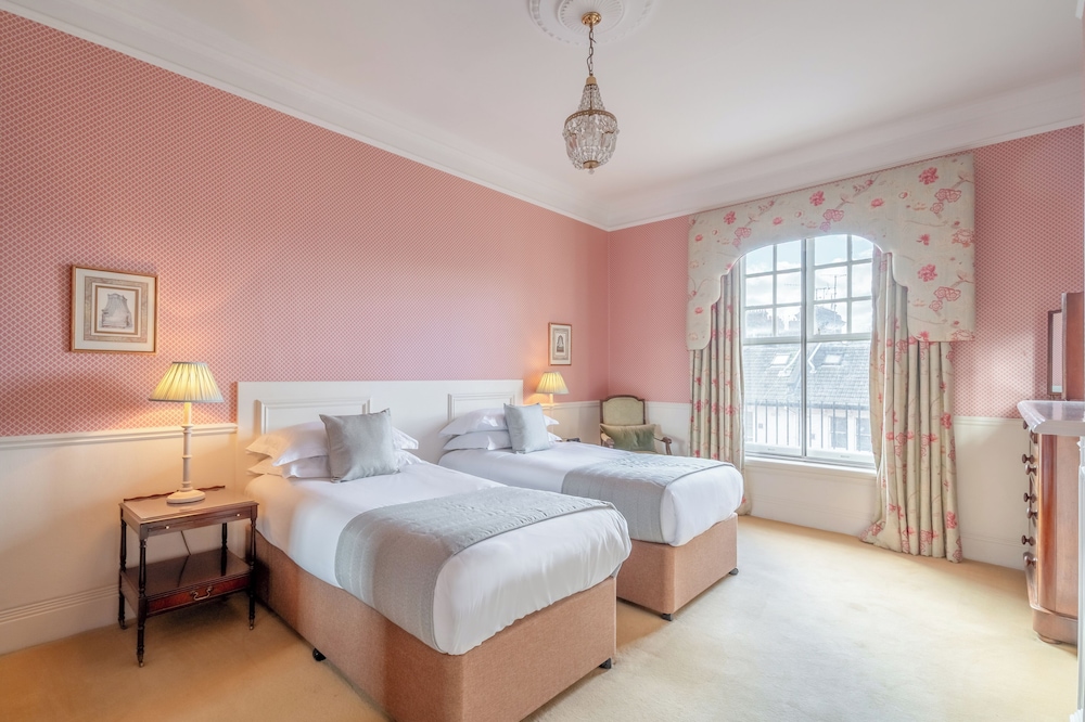 Highgrove, Suite, 2 King Beds, 1 Double and 1 Single Bed
