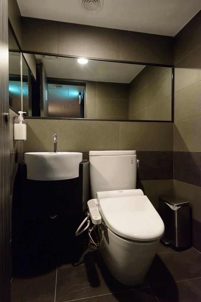 Poshpacker Hotel 37/41