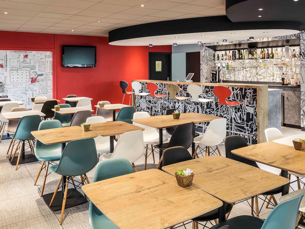 Ibis Rennes Cesson 57/76