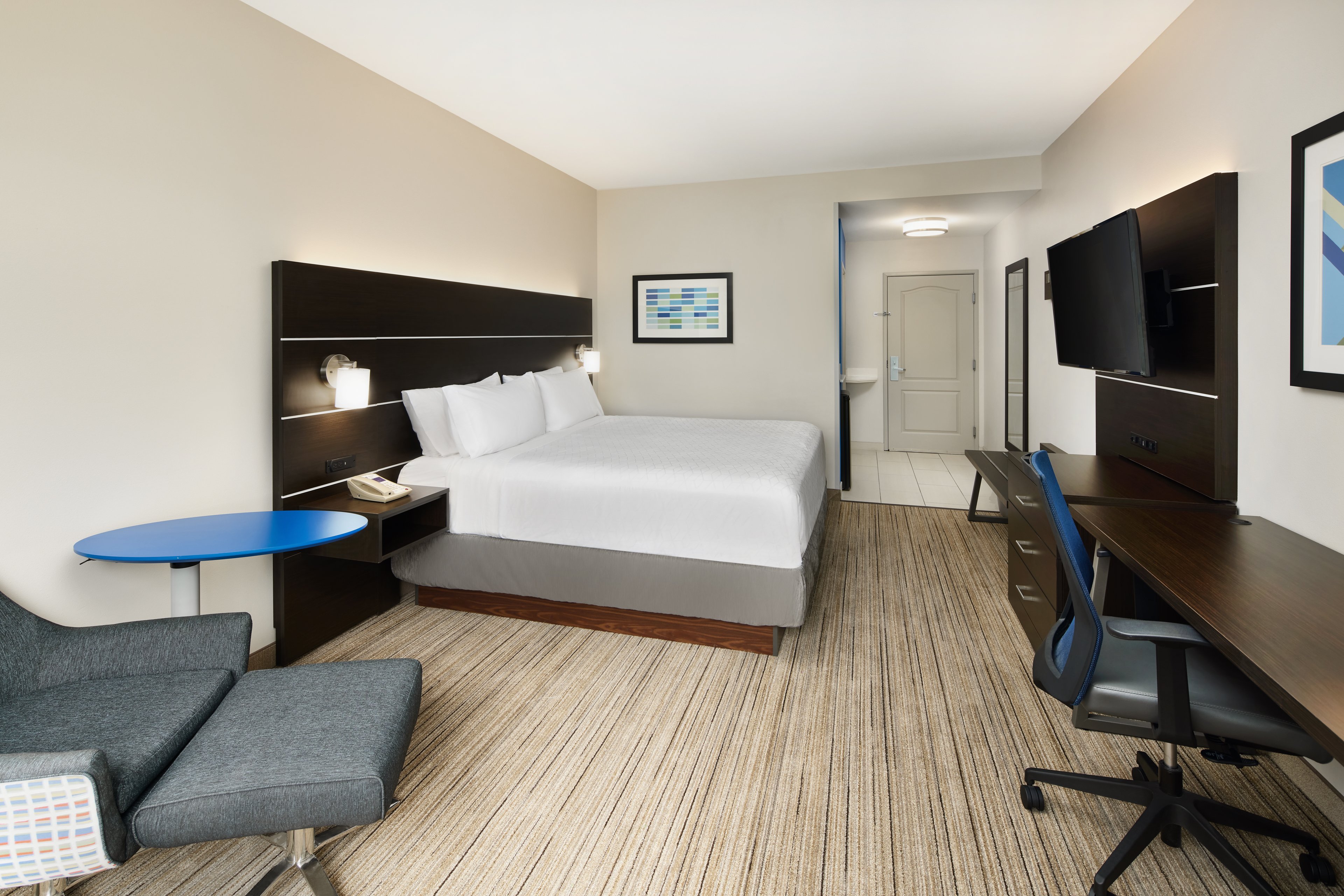 Leisure, King Bed 2/3