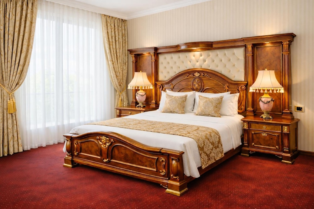 Executive, Suite, King Bed, Balcony