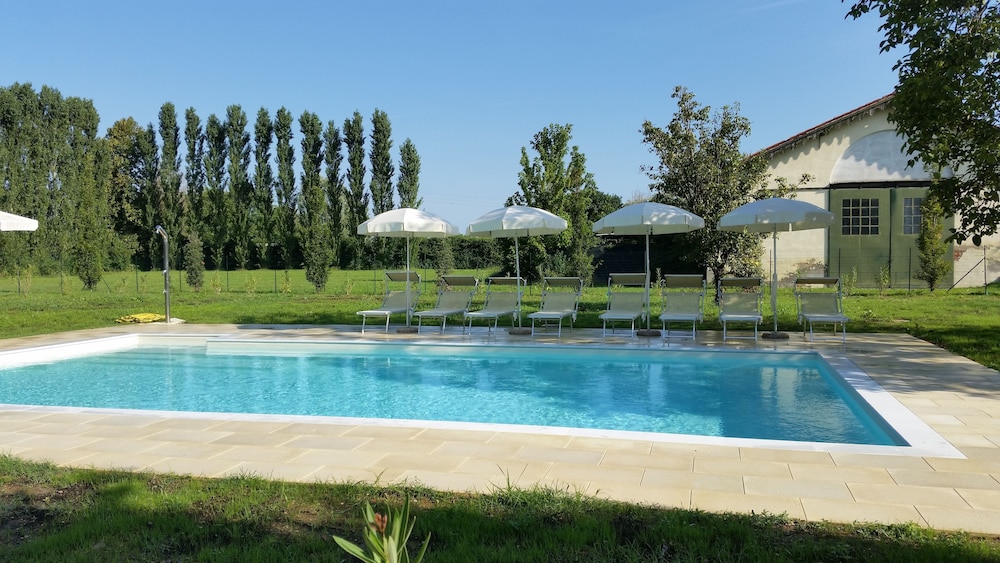 Venice Resort 68/72