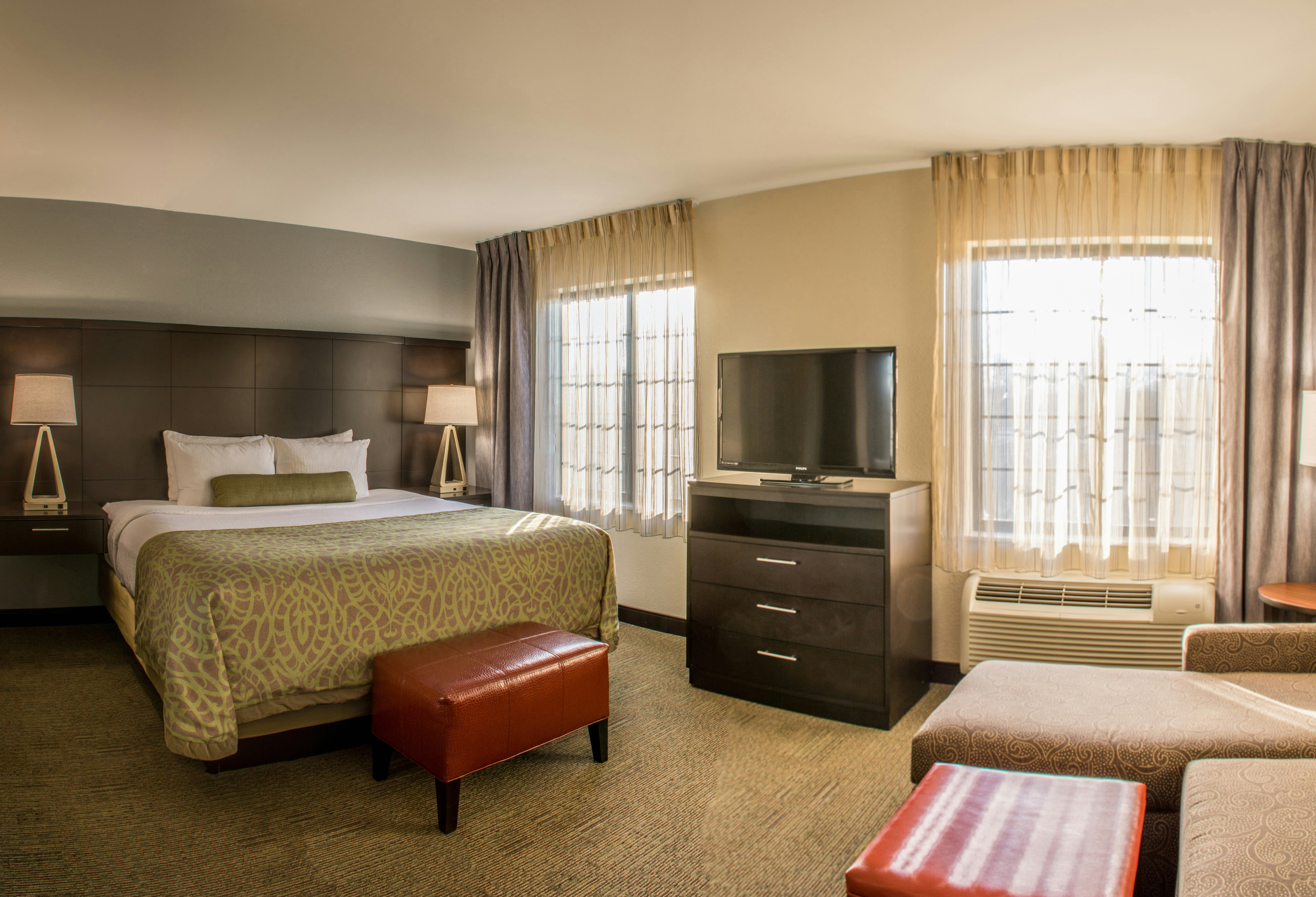 Staybridge Suites Schererville 9/55