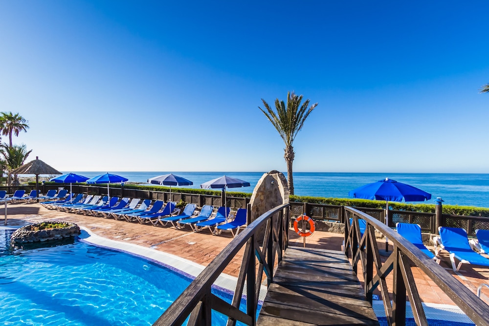BLUEBAY BEACH CLUB 30/41