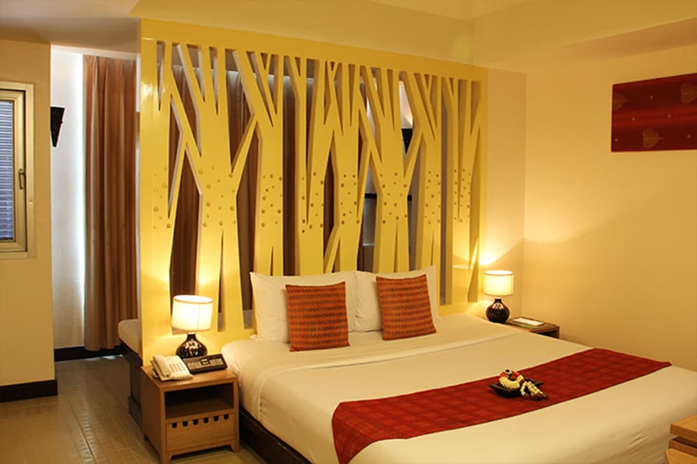 DELUXE, DOUBLE BED