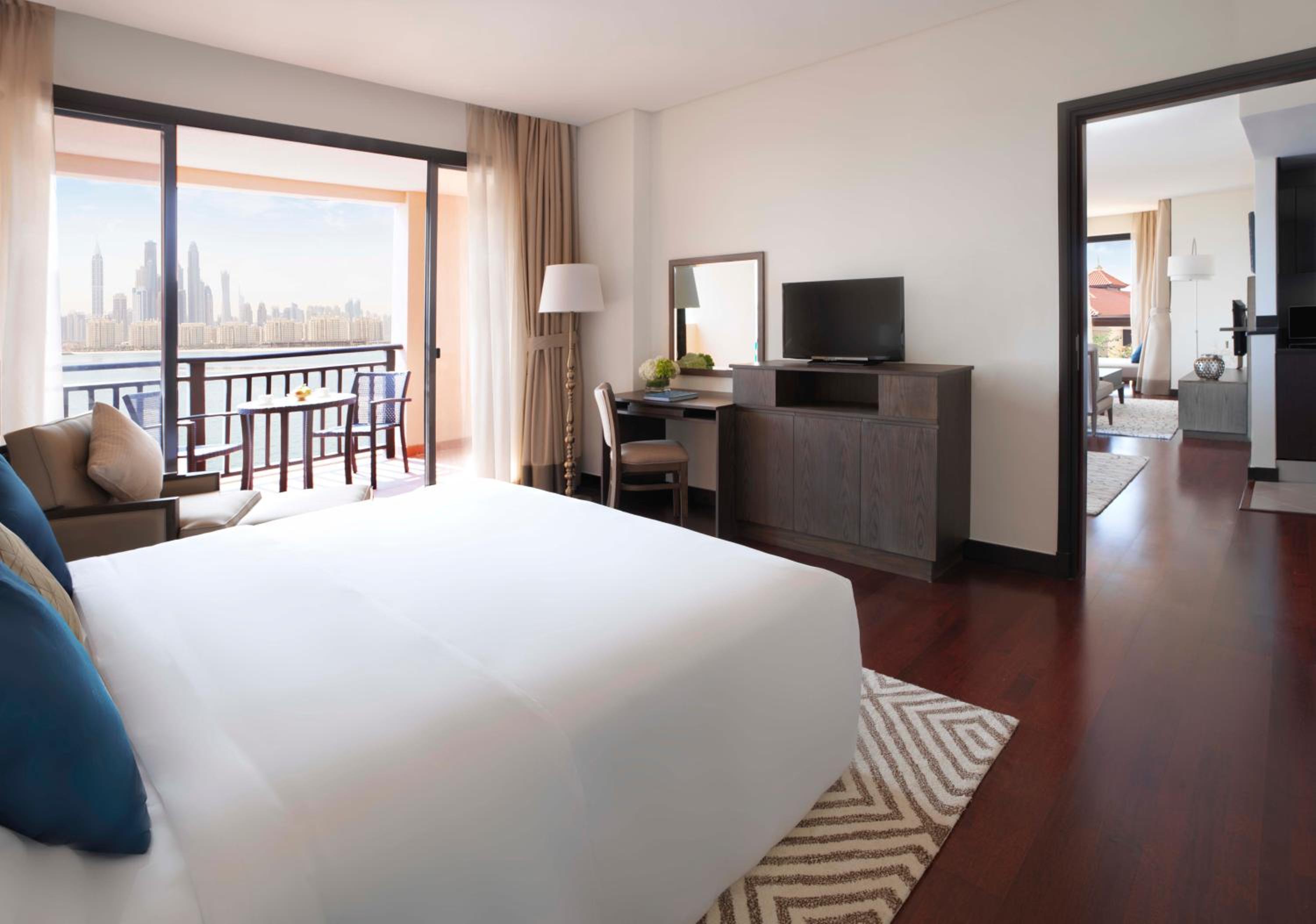 2 Bedrooms, Apartment, King and Twin Beds