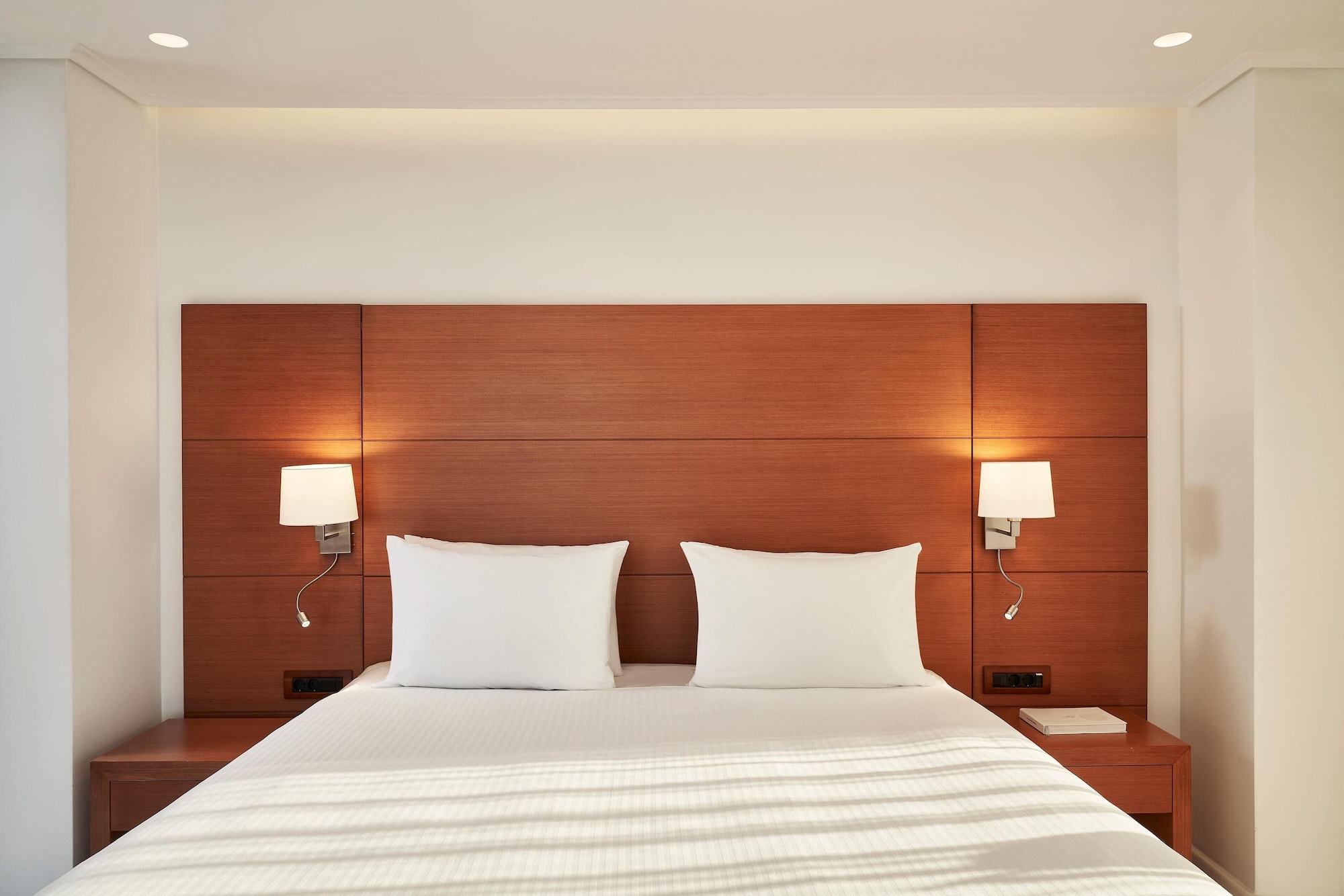 2 BEDROOMS, SUITE