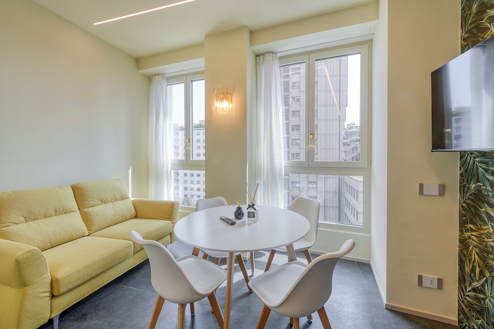 Milan Royal Suites Luxury Apartments 34/50