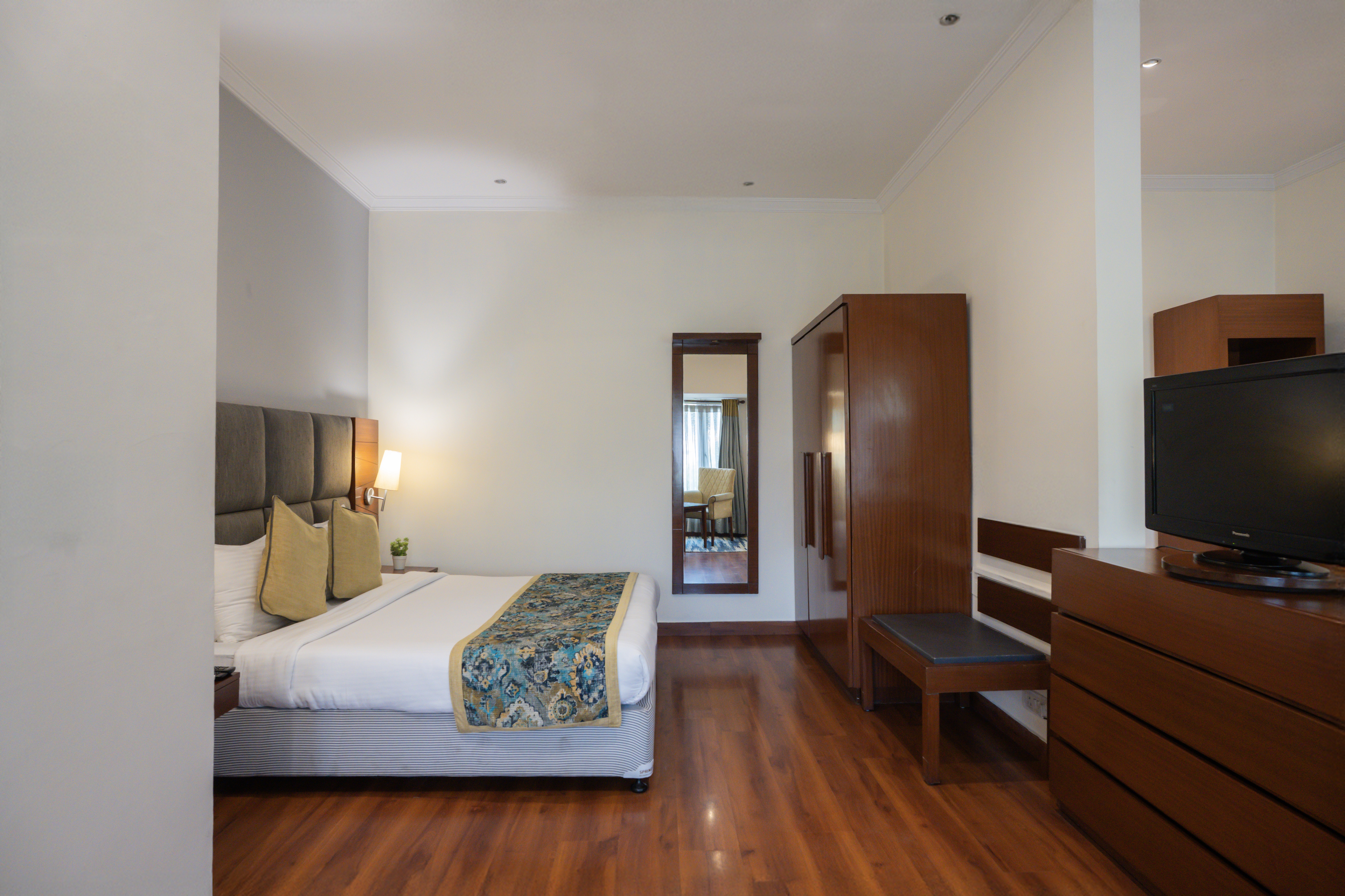 Maharani, Suite
