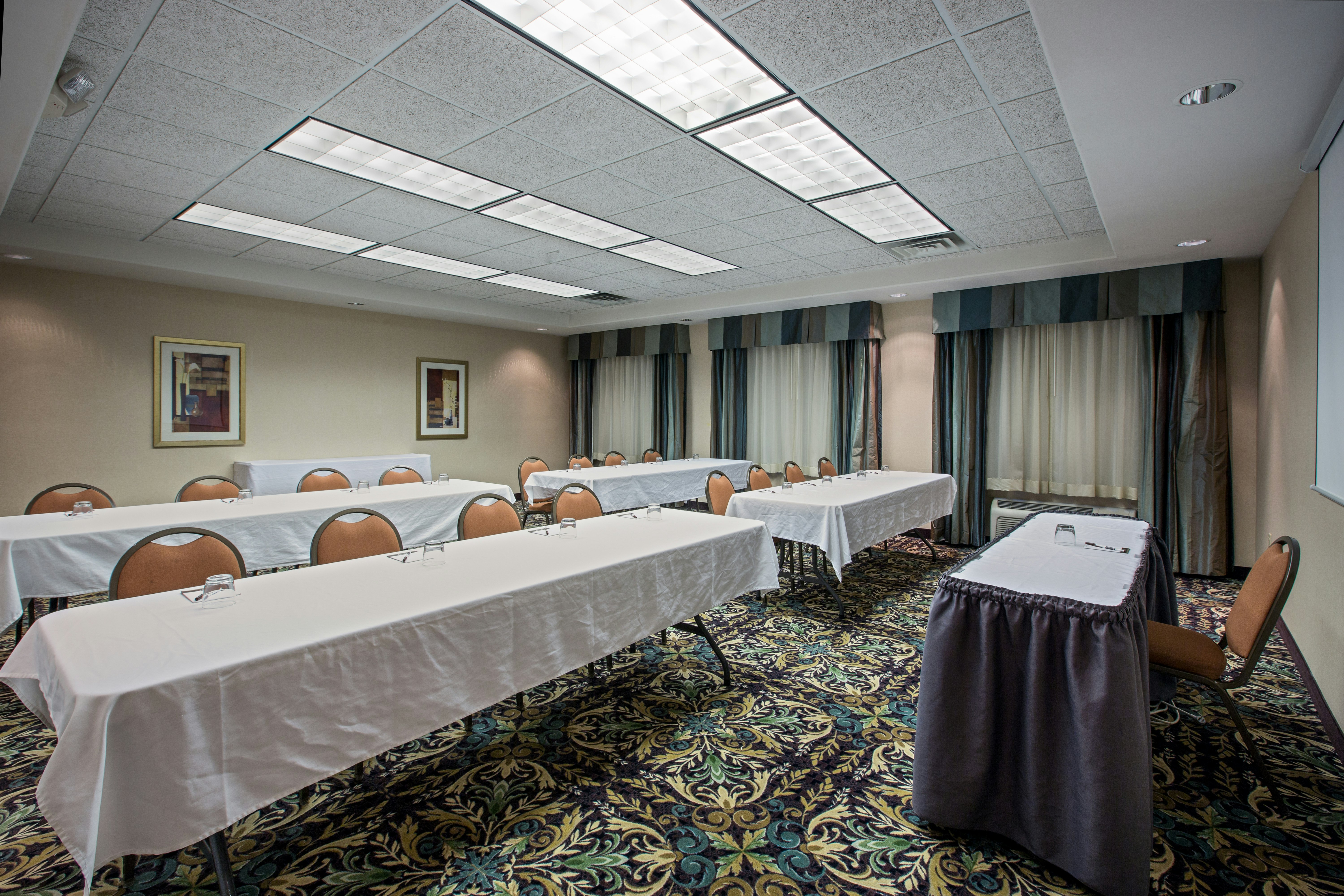 STAYBRIDGE SUITES ROCKFORD 67/73
