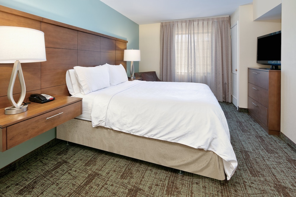 Staybridge Suites Corning 18/66