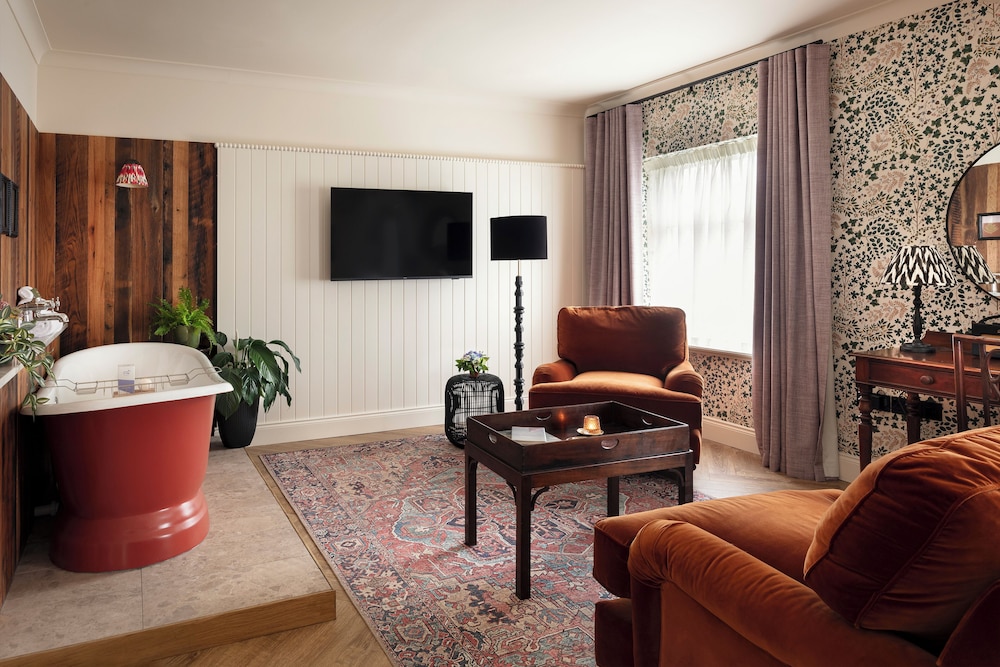 The Ashe Hotel 30/48