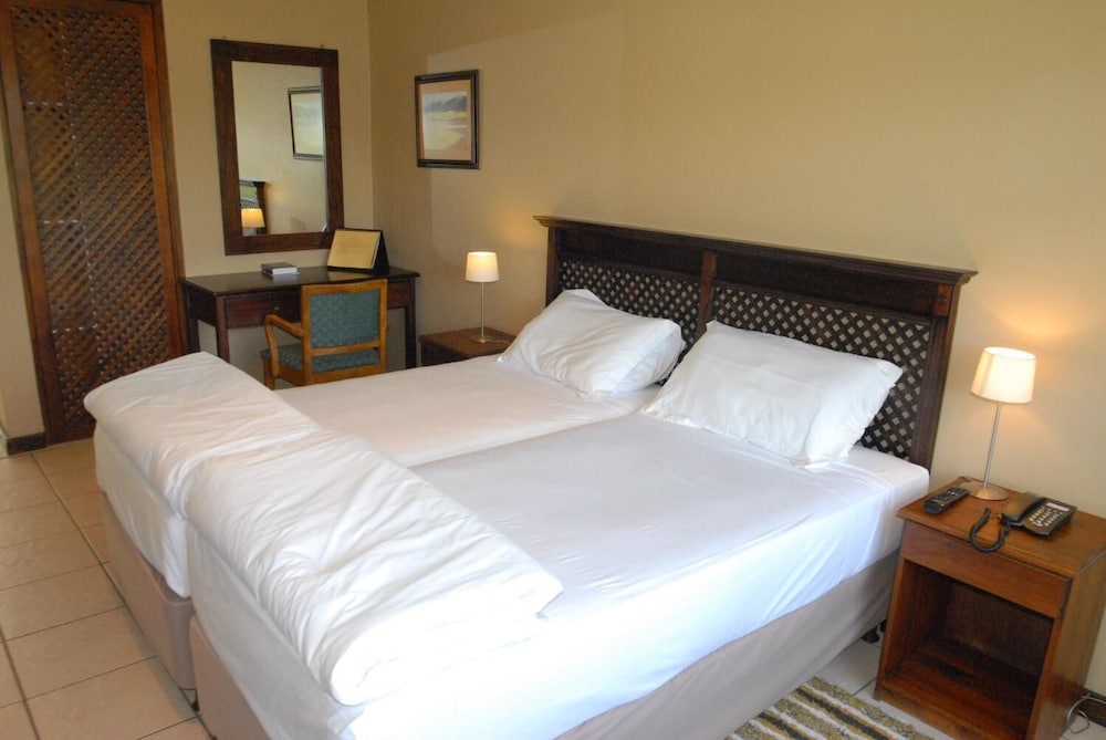 Emafini Country Lodge 15/57