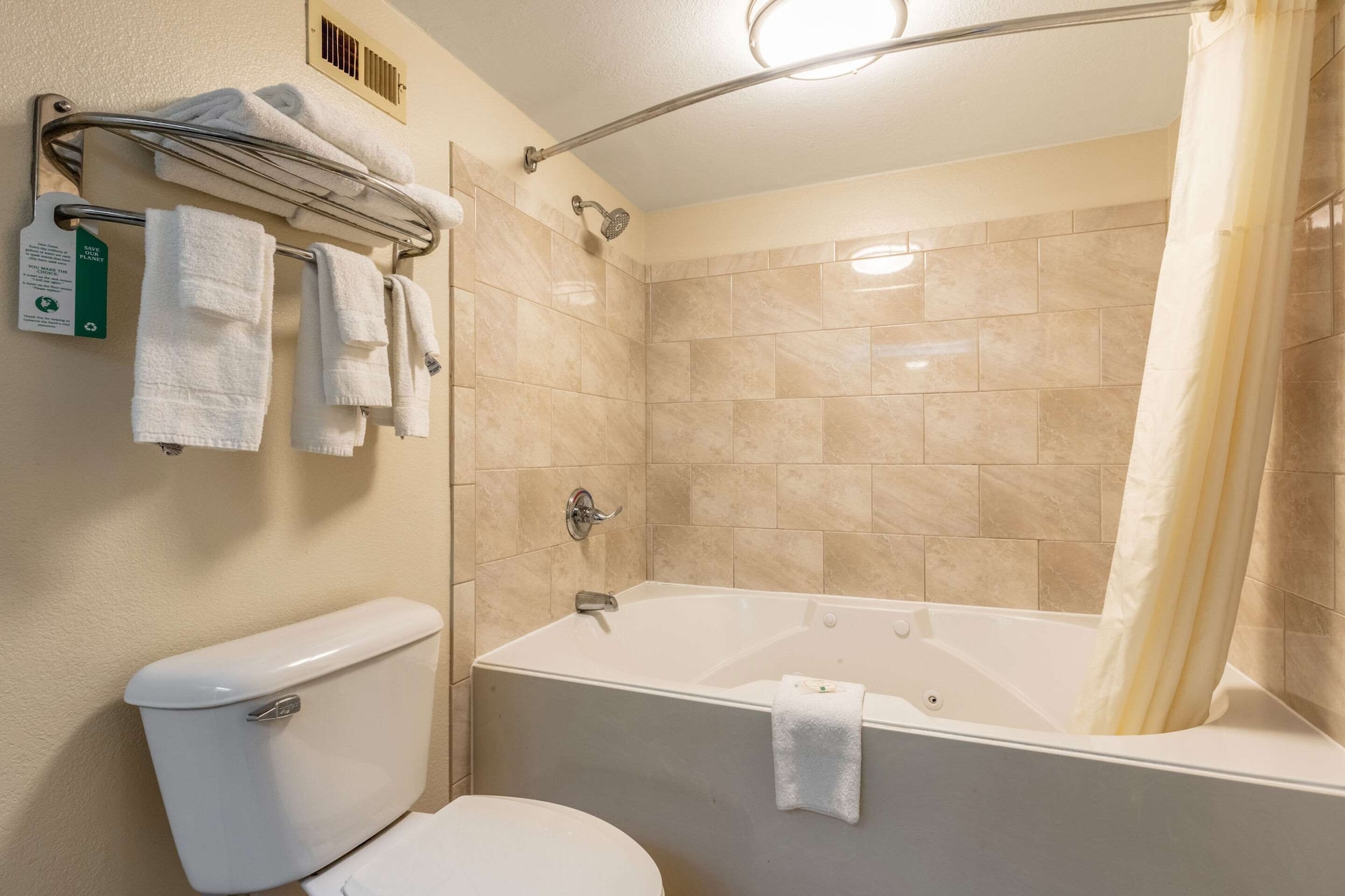 غرفة قياسية بسريرين كوين للمدخنين، Quality Inn Southaven - Memphis South 4/4