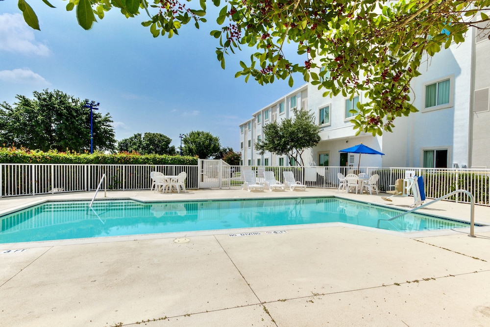 Motel6 Lewisville, TX - Dallas 35/48