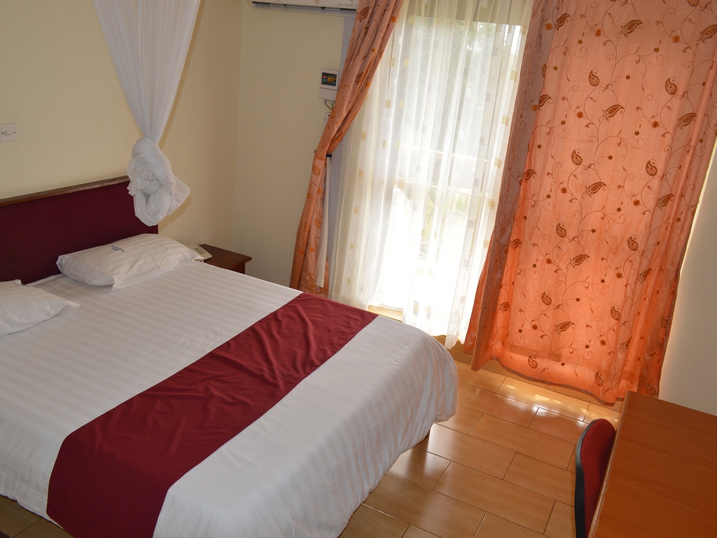 جناح جونيور، Askay Hotel Suites Entebbe 2/6