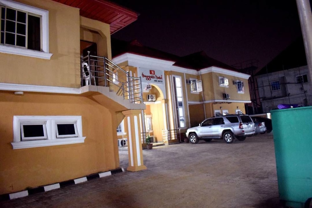 Buggatti Hotel And Suites 13/18