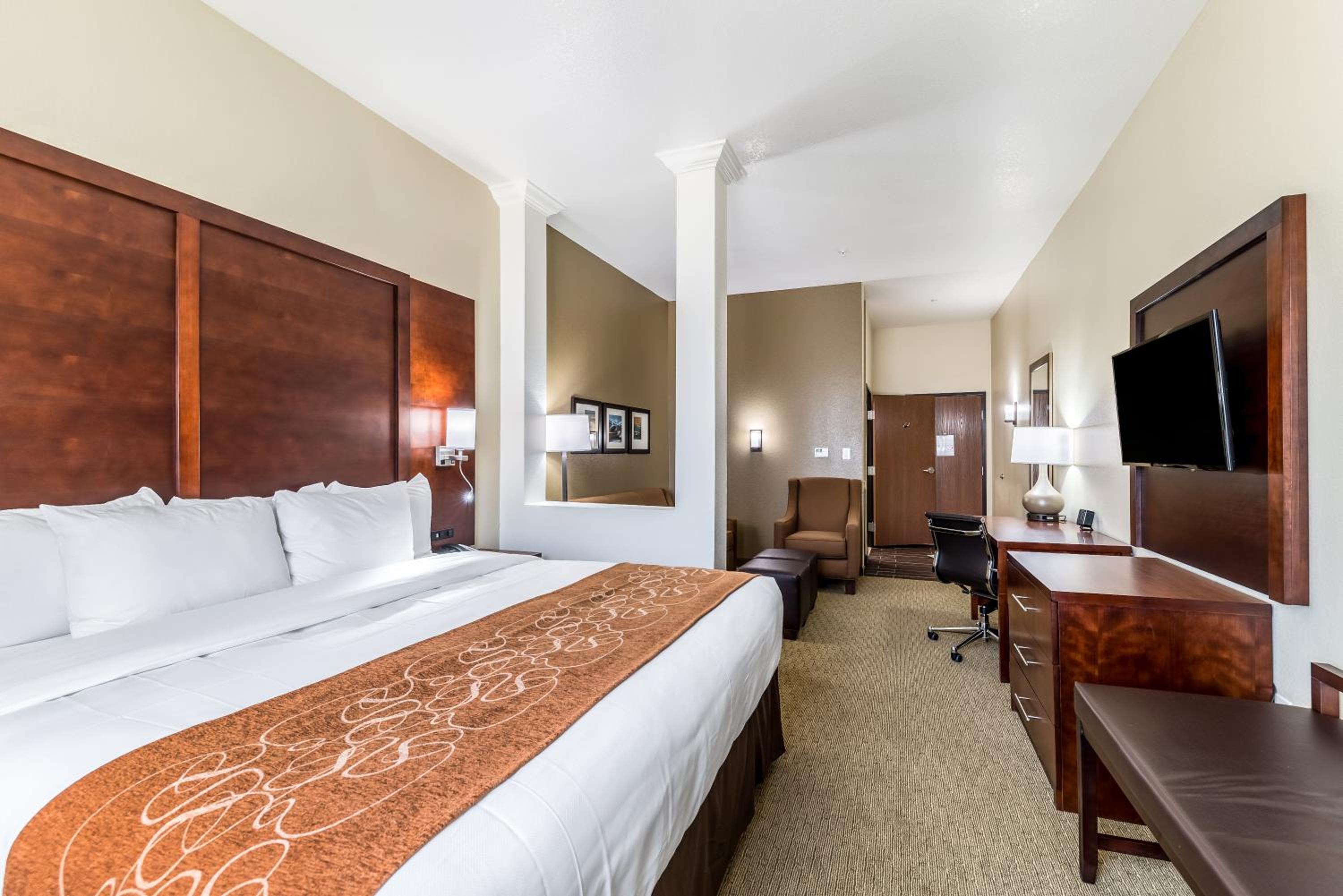 Upgrade, Suite, King Bed, Sofa