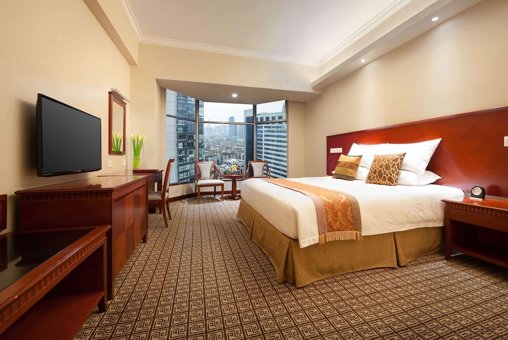 Business, King Bed, City Tower View