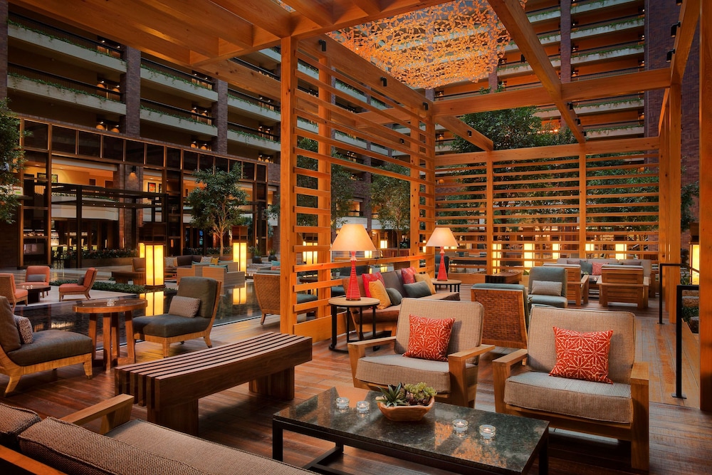 Hilton Anatole 63/90