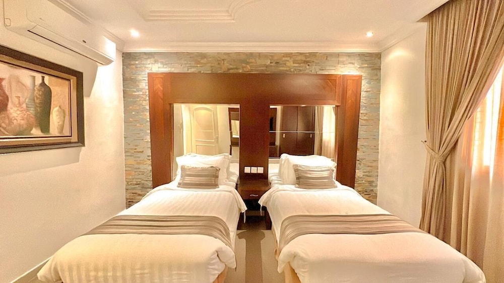Loren Suites Al Salamah 15/50