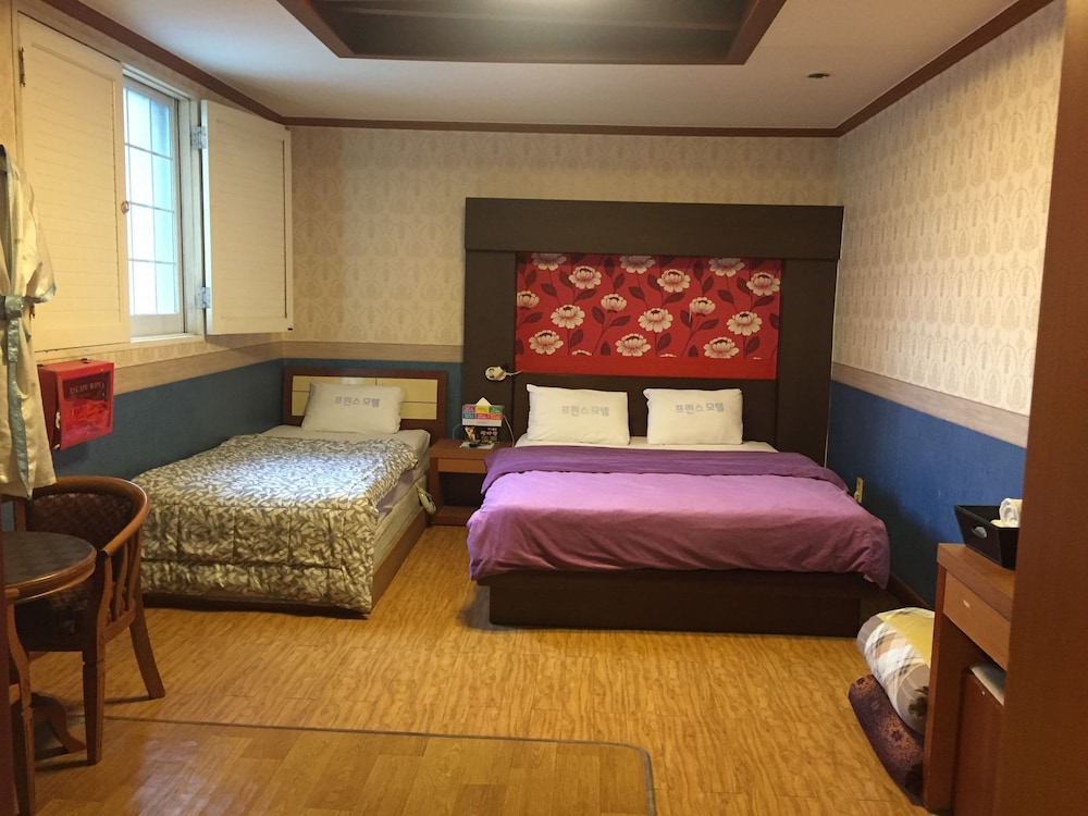 Prince Motel 17/32