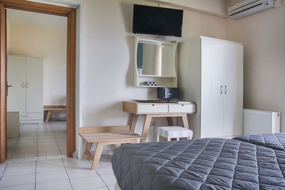 Panorama Fanari Studios Apartments 32/77