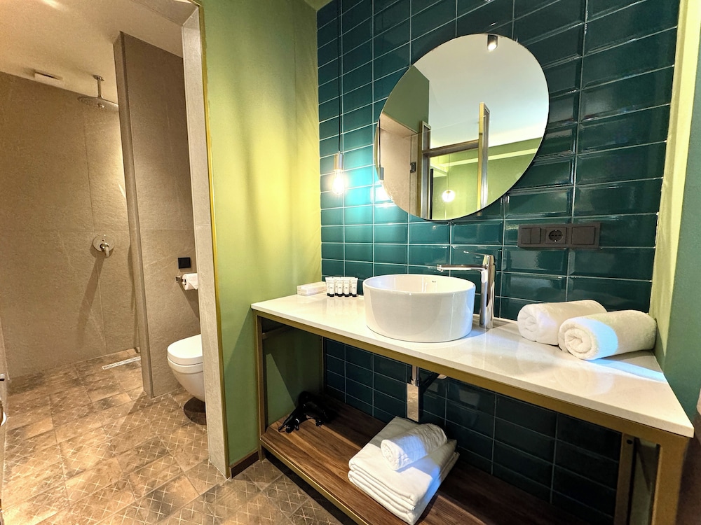 Tbilisi Edition Design Hotel 67/68